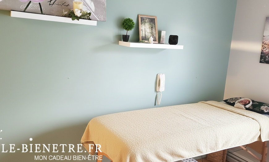 Image 2: Massages et soins sensoriels bio au choix chez Rizlane Chay