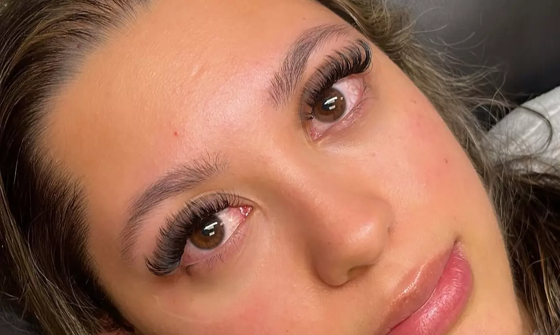 Enhance Your Eyes: Full Set Extensions