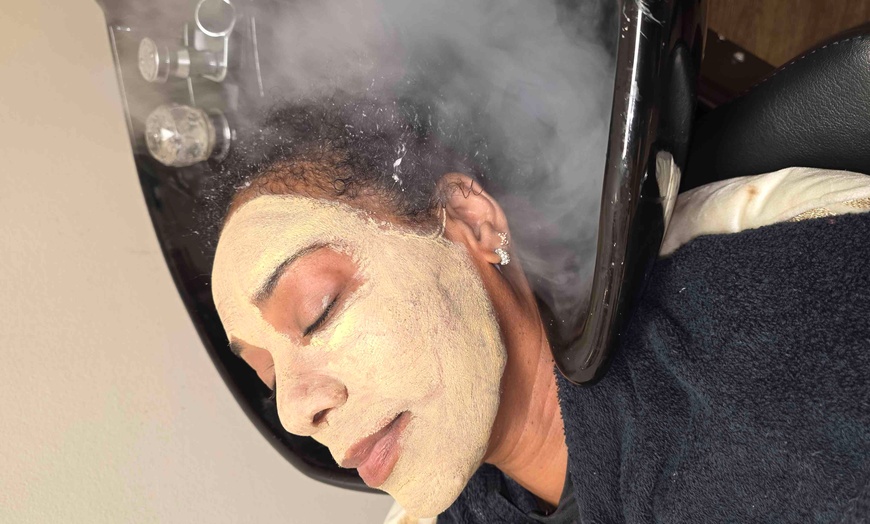 Image 3: Pamper Yourself: Scalp Treatment, Shampoo & Style.