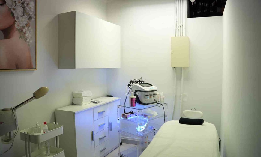 Image 5: Hidrolimpieza facial profunda y opción a ultrasonido y radiofrecuencia