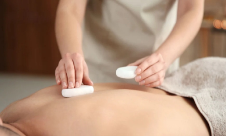 Image 5: Deep Muscle Relief & Relaxation with Infrared & Red Light Therapy
