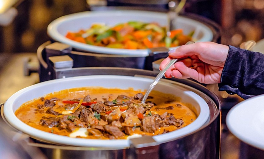 Image 8: 5* Iftar Buffet with 120+ Dishes, Live Cooking & Ramadan Beverages