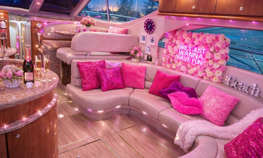 Image 5: 3, 4 Hours Yacht Rental, Charters of 4 Hours with Jet Skis and More