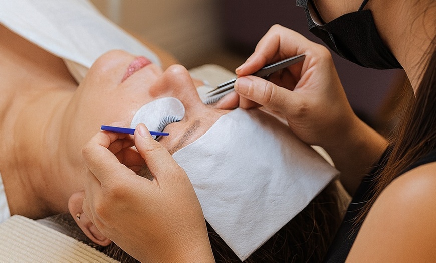 Image 5: Cashmere or Mink Eyelash Extensions at Chelsea Lash