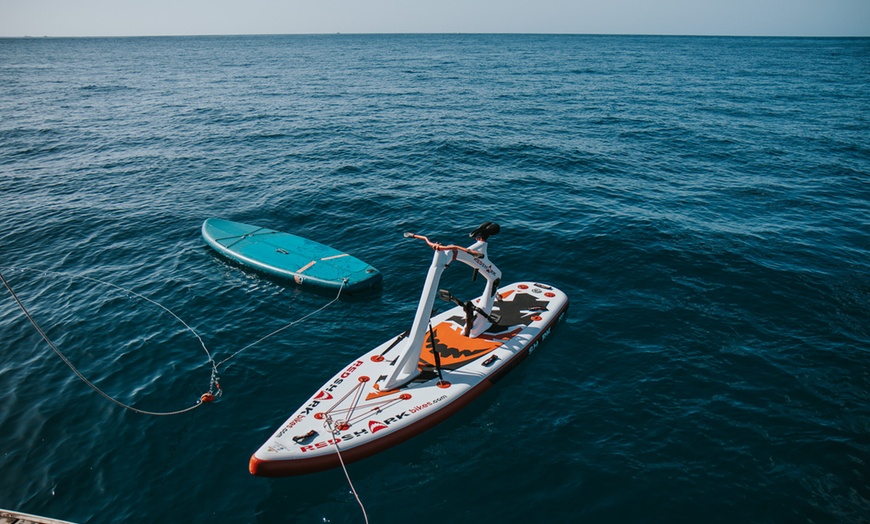Image 8: Diversión en el mar: excursión en yate con comida, bebida y juegos