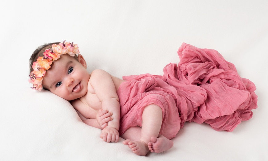 Image 7: Shooting photo nouveau-né, anniversaire ou femme enceinte d'1h30