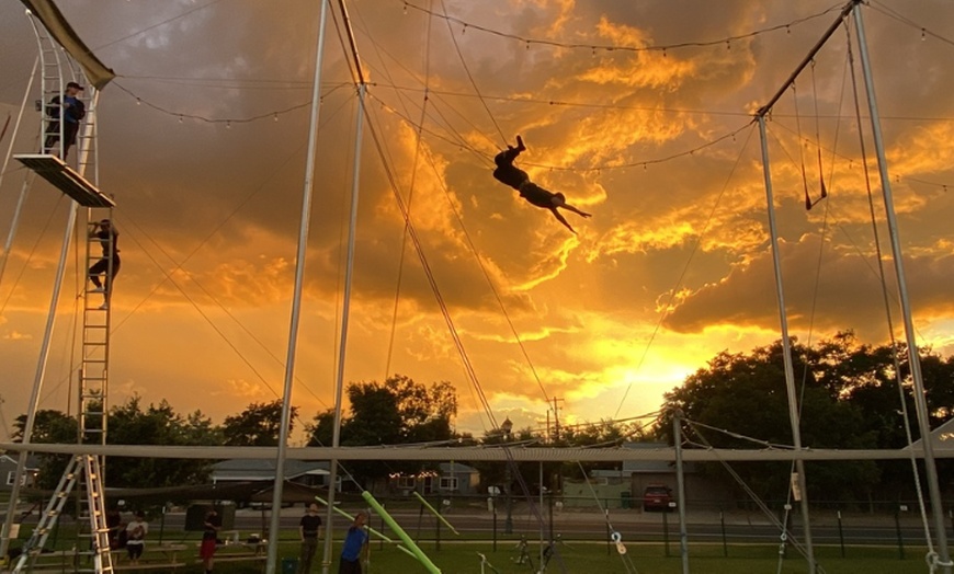 Image 7: Up to 33% Off on Trapeze (Experience) at Fly Mile High