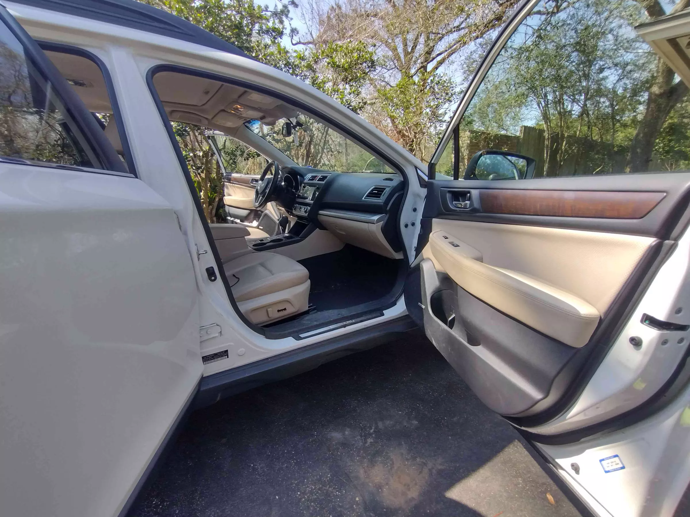 Convenient Interior and Exterior Mobile Detail for Car