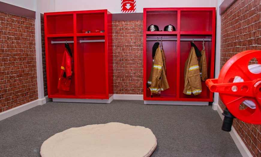 Image 3: Wonder Kids Playland: Themed Playhouses for Creative Fun