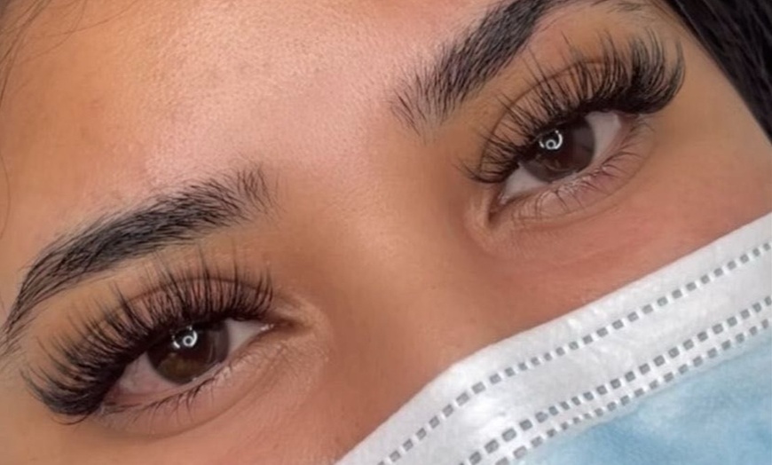 Image 3: Full Set Lash Options