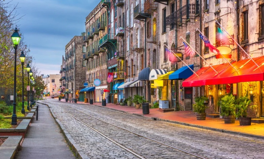Image 4: Get a Self-Guided Audio Ghost Tour in Savannah, Georgia in 6 Languages
