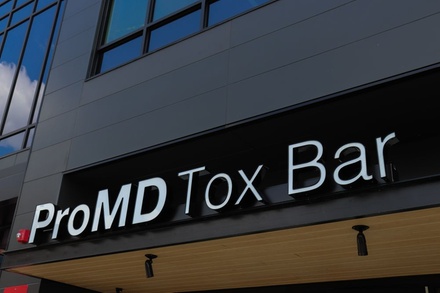 One Signature Hydrafacial - ProMd Tox Bar