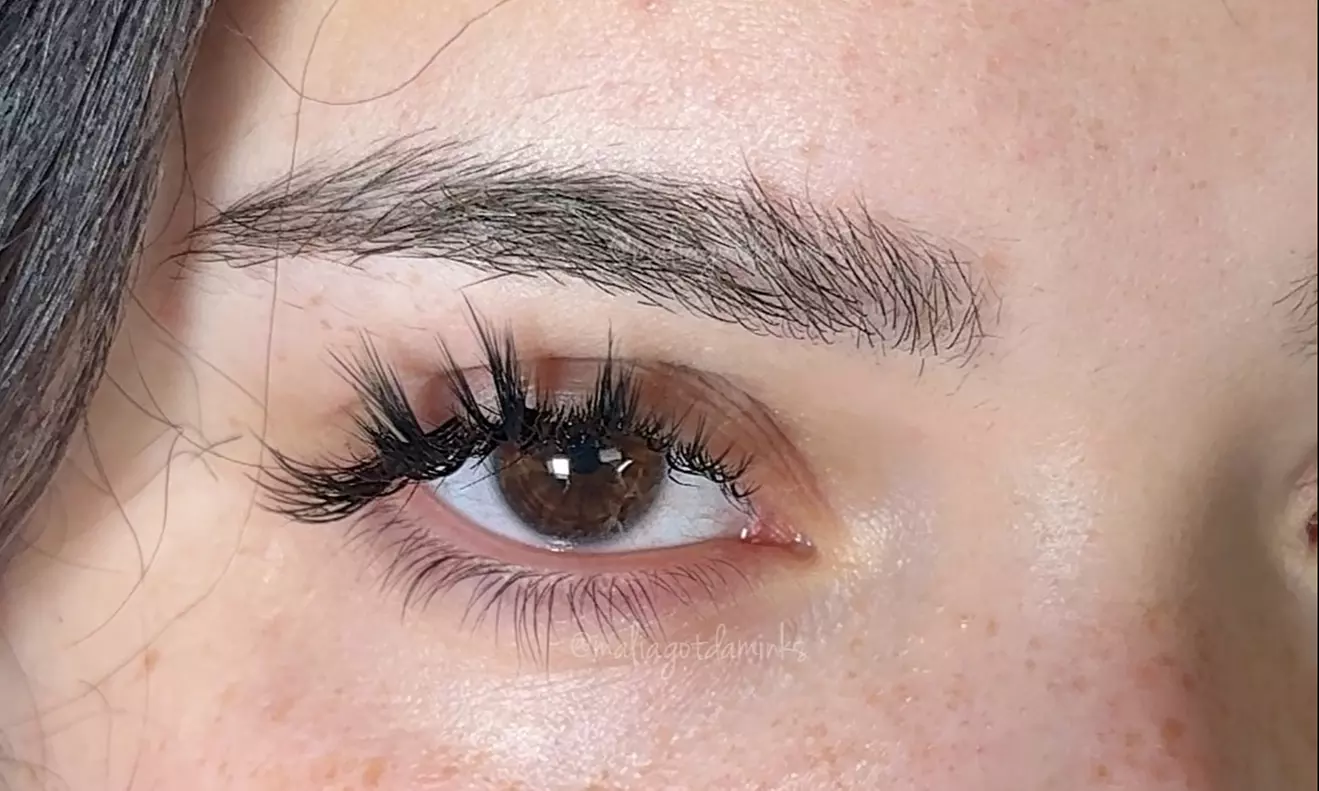 Get Stunning Lashes with Custom and Model Full Sets