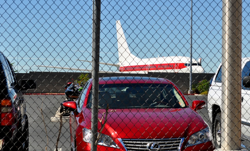 Image 4: Bus Tour from Las Vegas with Adventure Photo Tours | Show Option