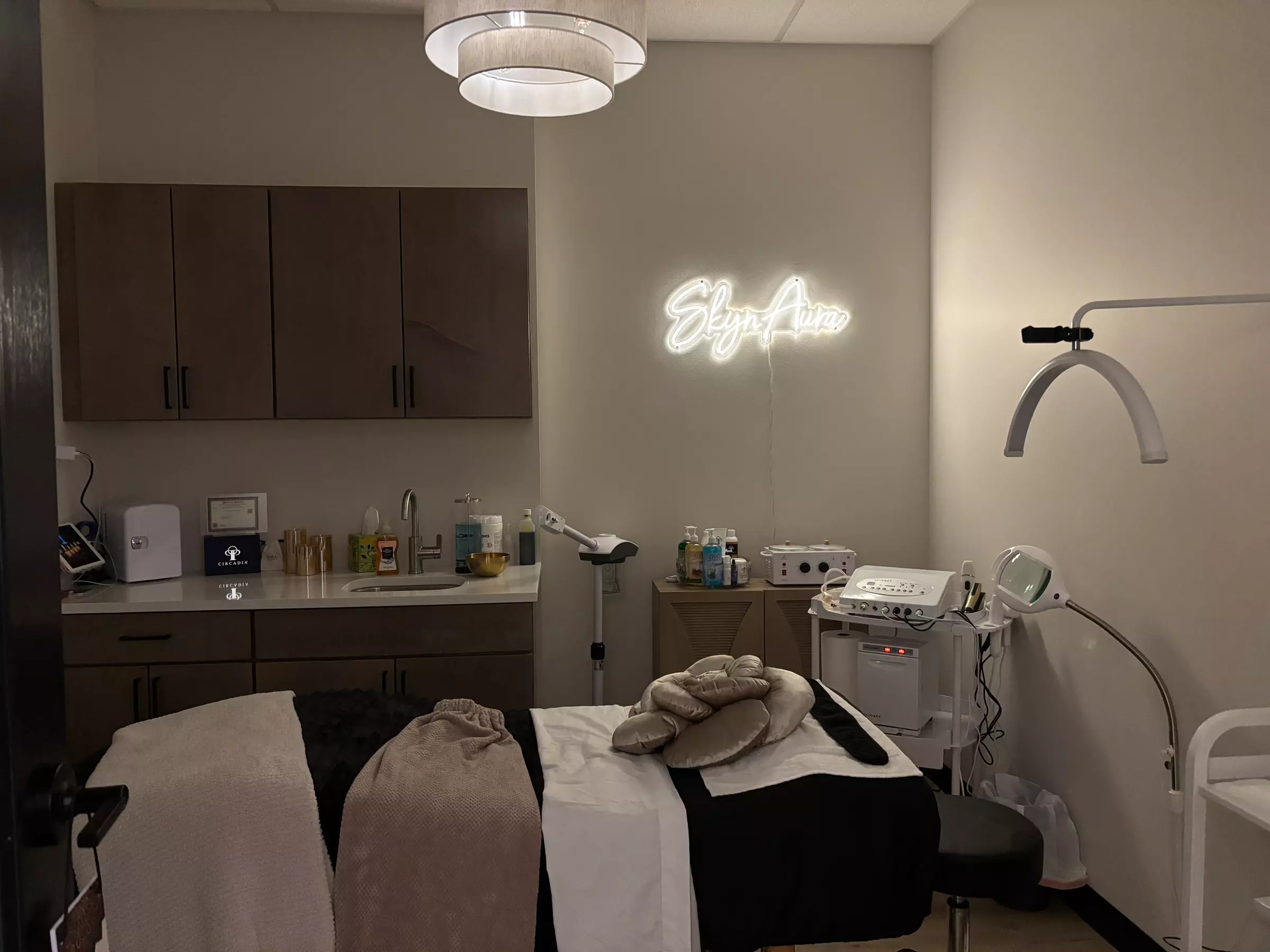 1 or 2 Facials of Your Choice (30-60min) with Optional LED