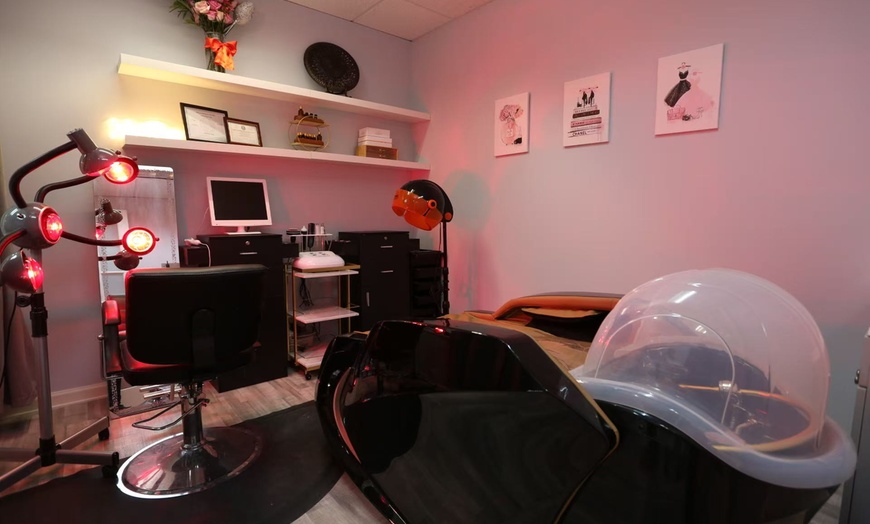 Image 3: 60 Mins Head Spa with Deep Clean, Herbal Steam and Mini Facial Options