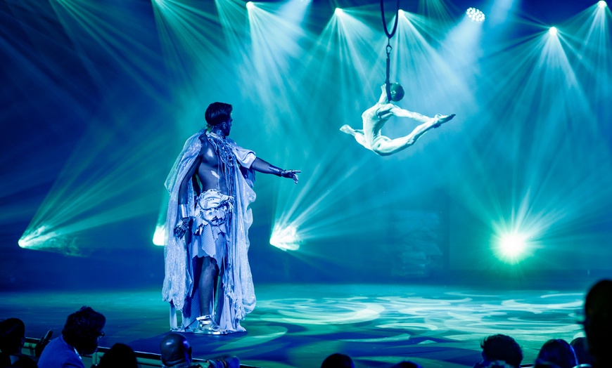 Image 12: Entrada al Scala Show con copa de cava y opción a cena para 1 o 2