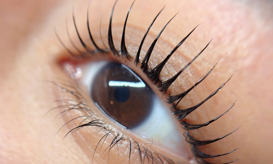 Image 3: Achieve Stunning Lashes with Korean Lash Lift!