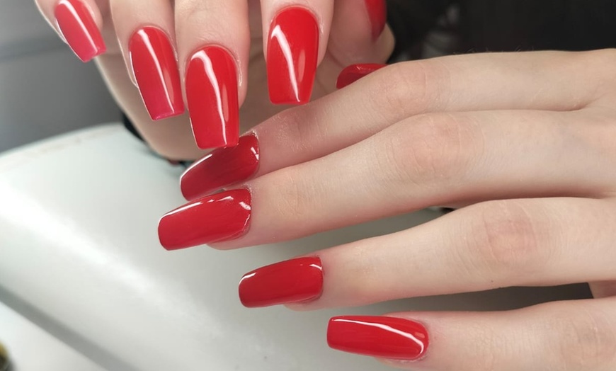 Image 10: Do 68% zniżki na Salon/studio paznokci - Manicure i pedicure w Piękno i Relax