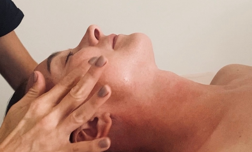 Image 1: Naturalny lifting i odprężenie: masaż Kobido Up z opcjonalną maską