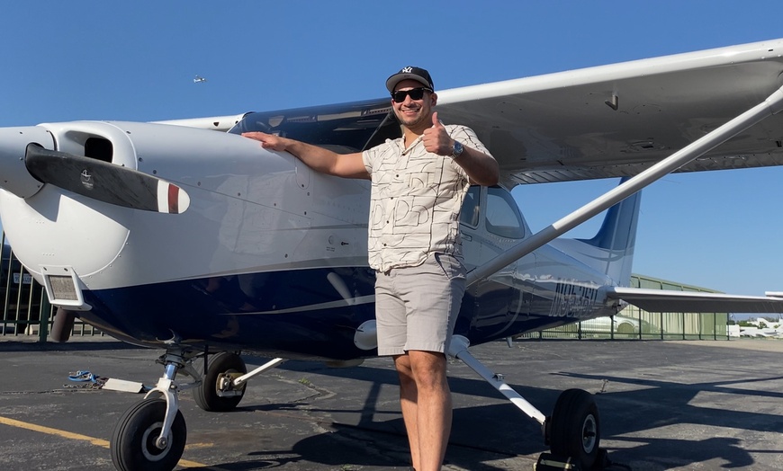 Image 1: 40 or 60-Min Discovery Flight for 1 or 60-Min Flight with Passenger