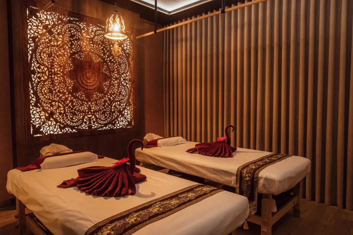 Ciesz się relaksem w saunie na wyłączność dla 1 lub 2 osób z opcją masażu tajskiego