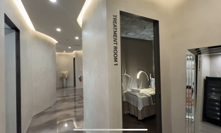 Image 3: Up to 18% Off on PRP/Vampire Facelift at Eve Aesthetics