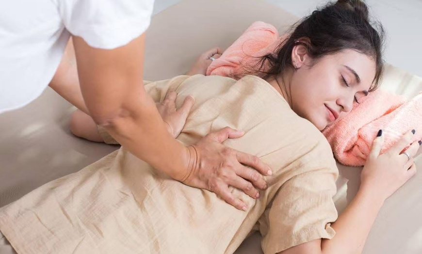 Image 4: 60 or 90-Min Deep Tissue Body Massage, 60-Min Couple Massage & More