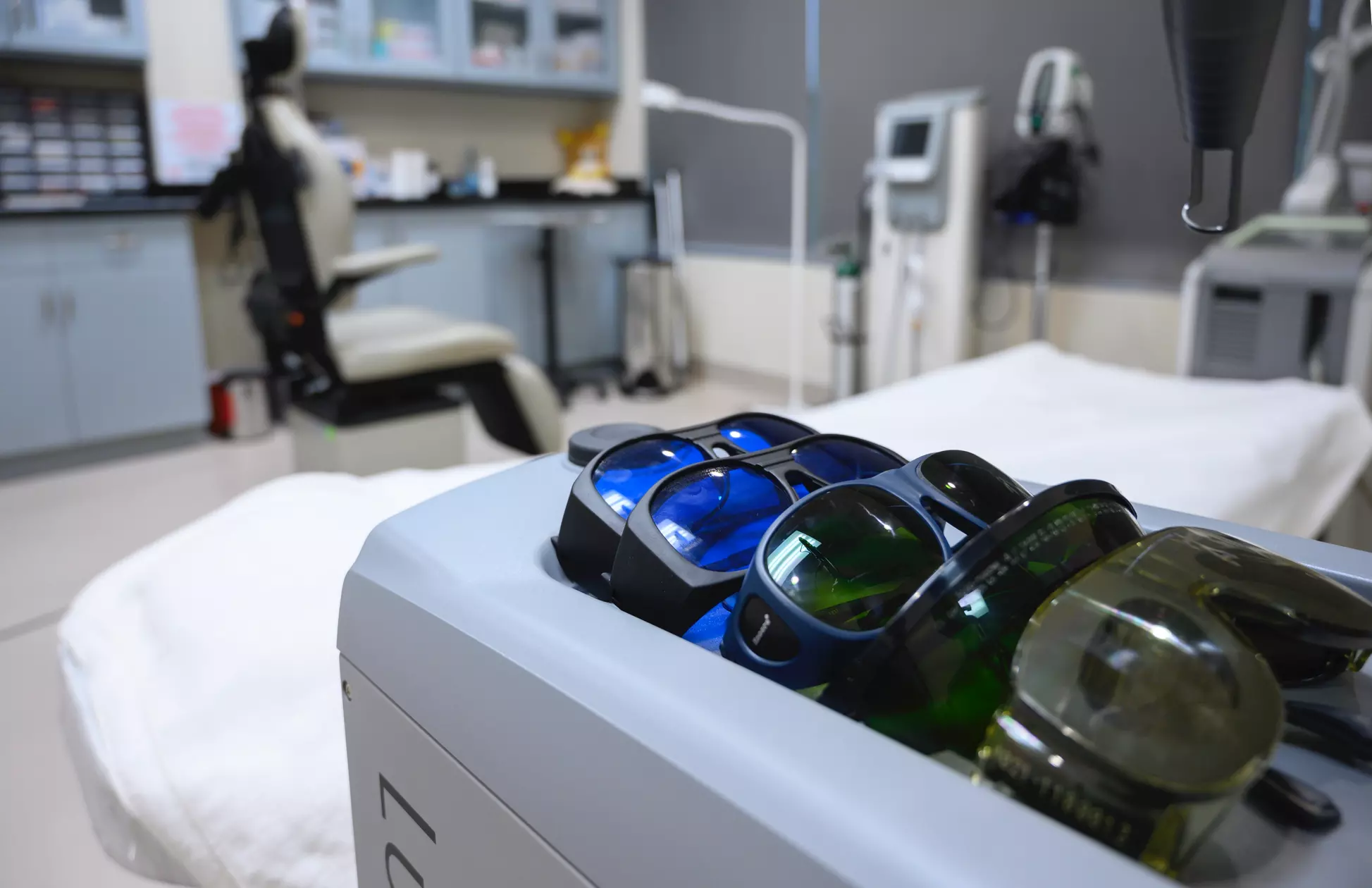 Cutera Laser Genesis Facial Treatment with 421N™ Essence Mask