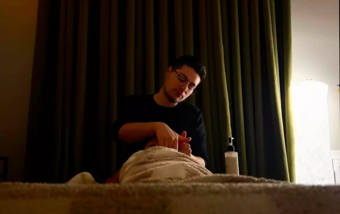 Up to 55% Off on Deep Tissue Massage at Unwinding Relaxation