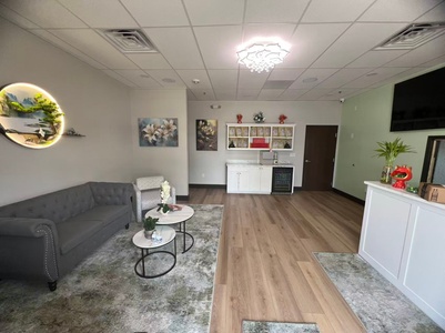 60 mins Essential Oil Full-Body Massage with Hot Stone - Queens scalp care and spa