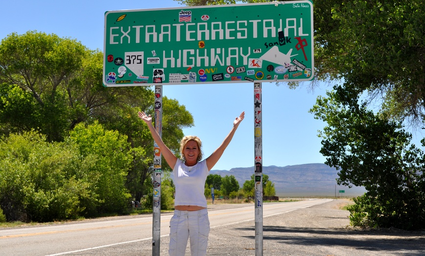 Image 10: Bus Tour from Las Vegas with Adventure Photo Tours | Show Option