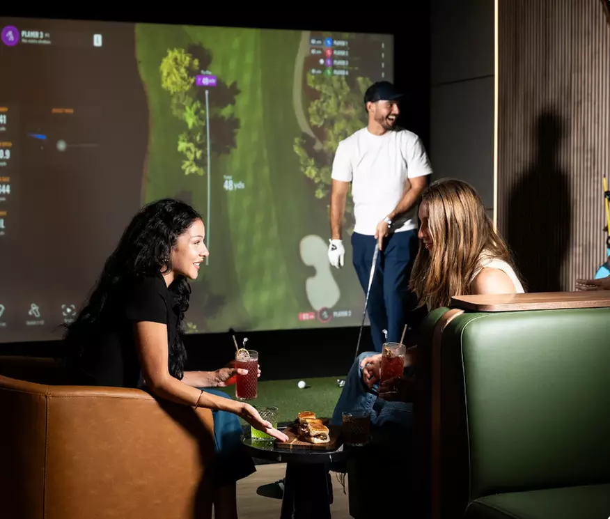 Indoor Golf Simulator & Social Lounge – Miami