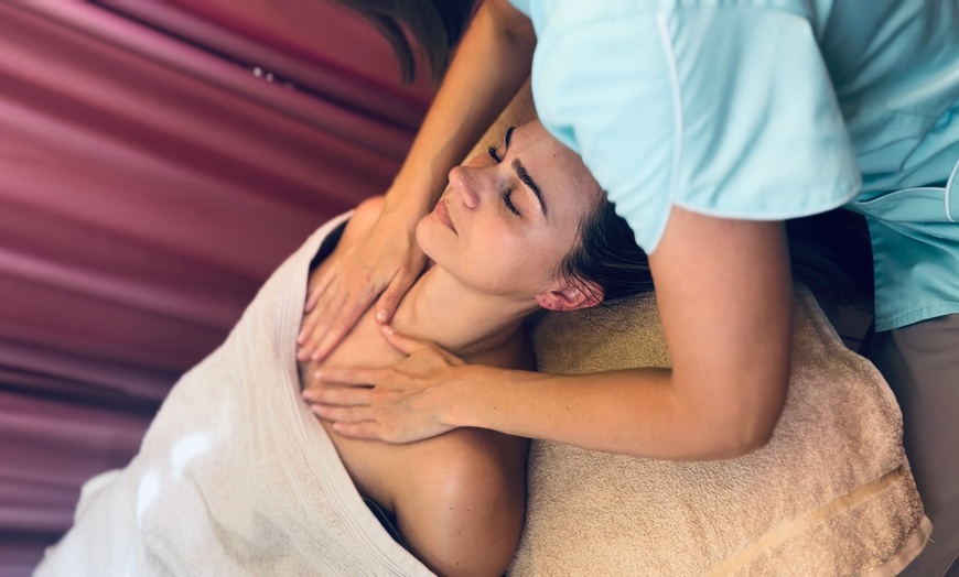 Image 2: Liftingujący masaż twarzy Kobido: 1-3 sesje dla młodszego wyglądu