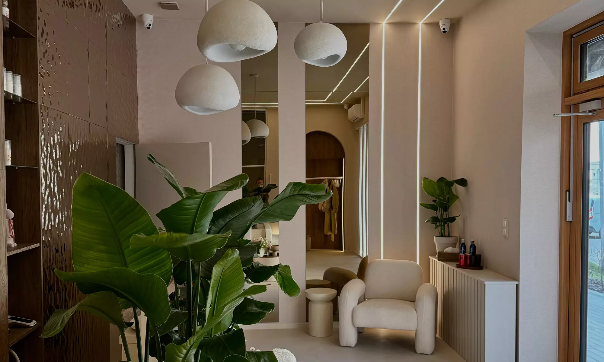 Liftingujący zabieg urządzeniem INNARI® na wybrane partie i całą twarz