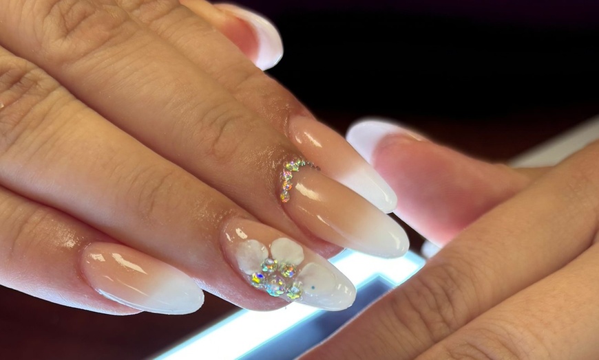 Image 3: Elevate Your Style with Short Full Set Acrylic/Gelx