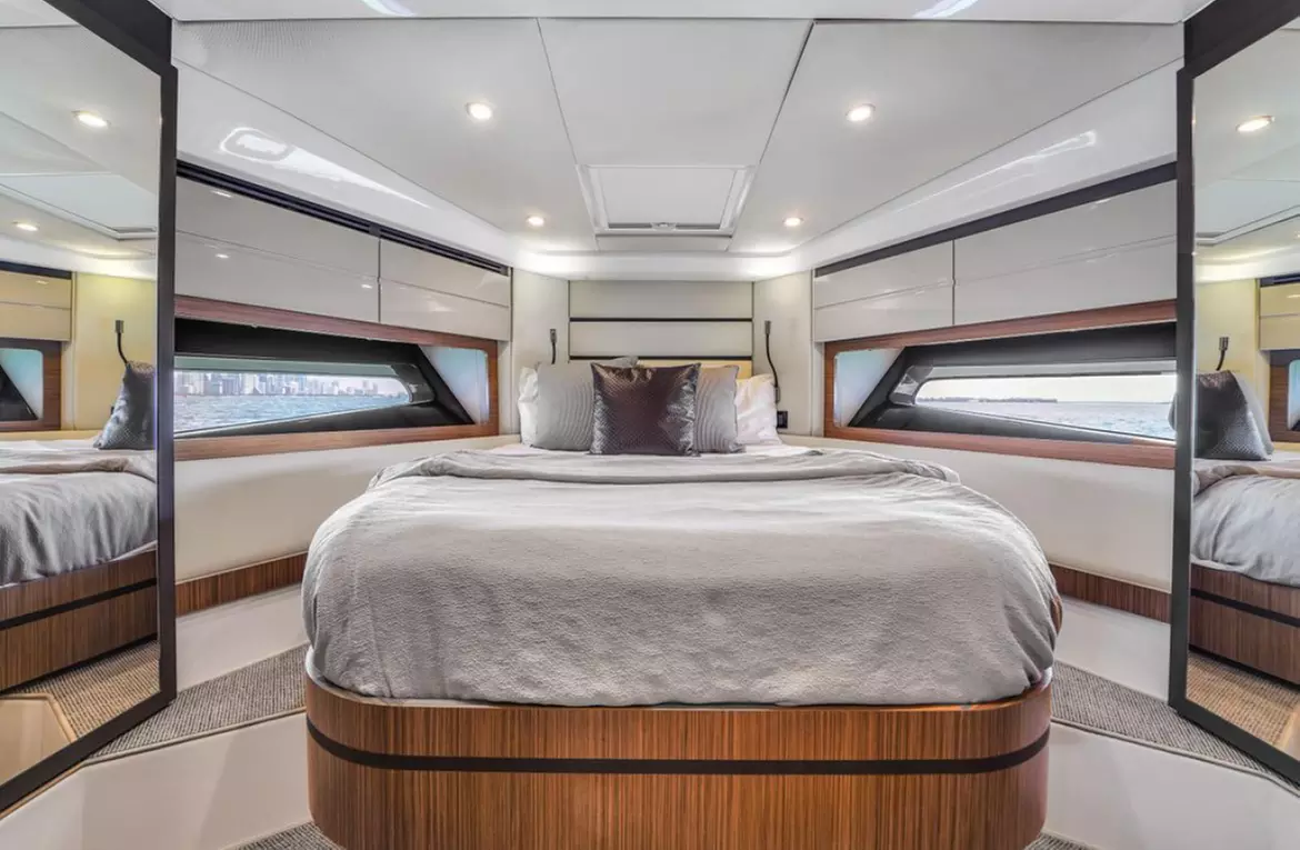 3 or 4 Hr Lux 47' Azimut Yacht: Sandbar, Swim, & More Ft. Lauderdale