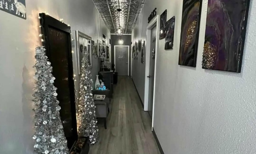 Image 5: Indulge in a 30 or 60-Min Zero Gravity Massage Chair For One or Couples For Total Relaxation (Up to 46% Off)