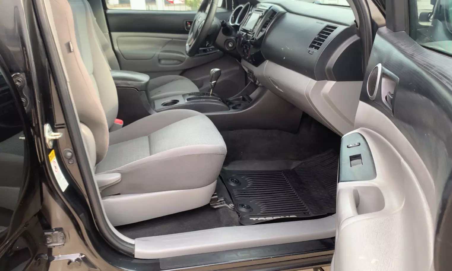Comprehensive Interior and Exterior Detailing Service Sedan / SUV