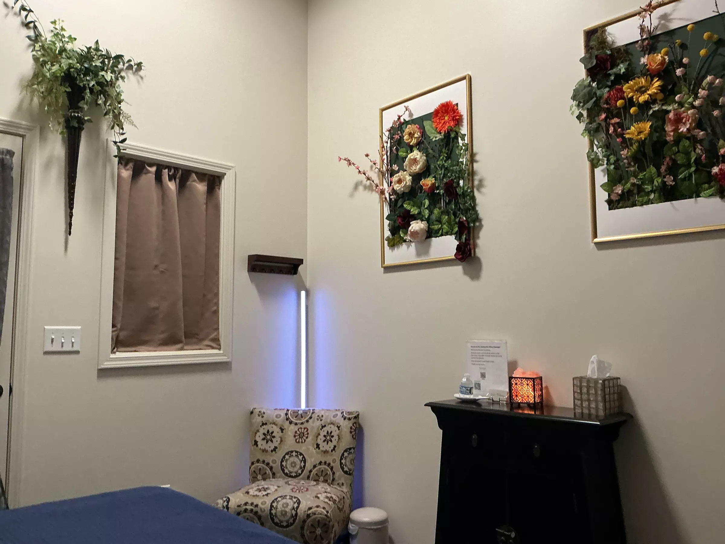 Elite Epidermis 60-Min Dry Body Brushing or Third Eye Gemstone Reset & Peppermint Scalp Massage (Up to 55% Off) - Primary Image