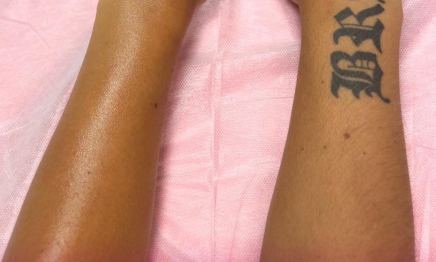 Image 6: Brazilian Sugaring or Waxing with Complimentary Grooming