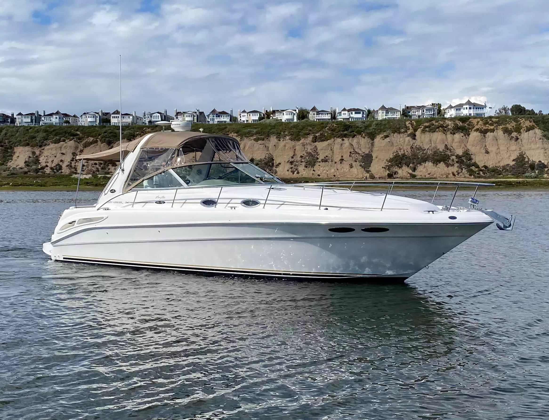 Luxury Yacht Cruises & Boat Parties on Miami Waterways