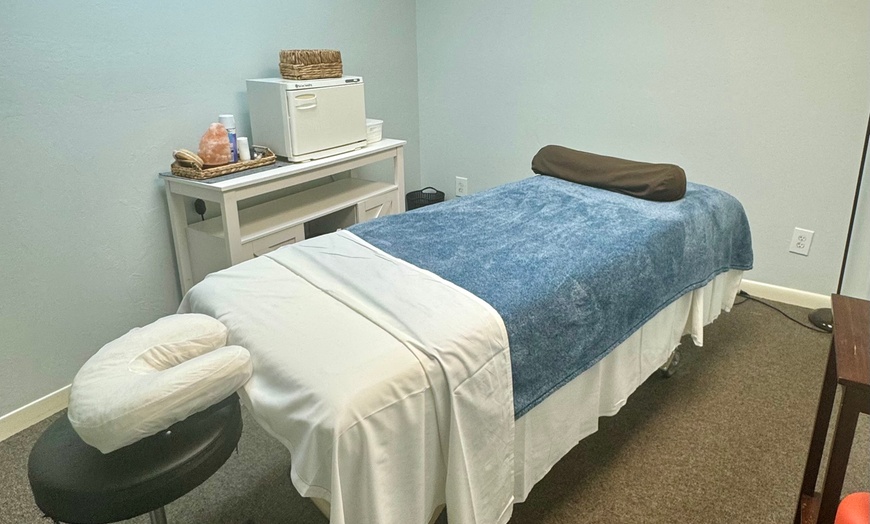 Image 3: Couples Massage at Energy Hands