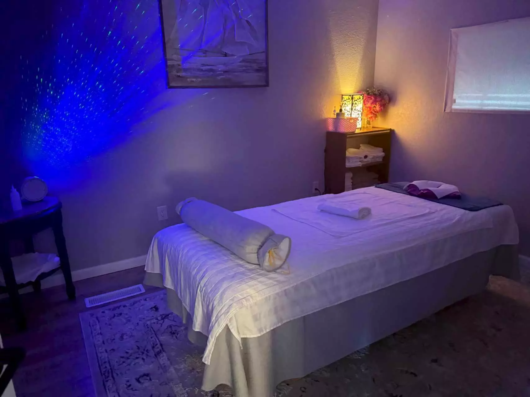 60-Minute Therapeutic Body Massage with Essential Oil and Hot Stones