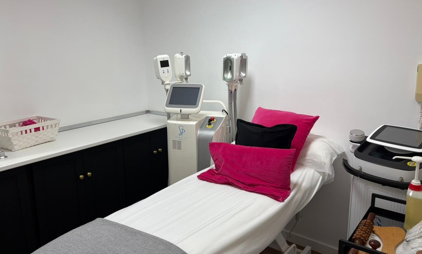 Image 4: 2 o 4 sesiones de tratamiento corporal con criolipólisis y masaje 