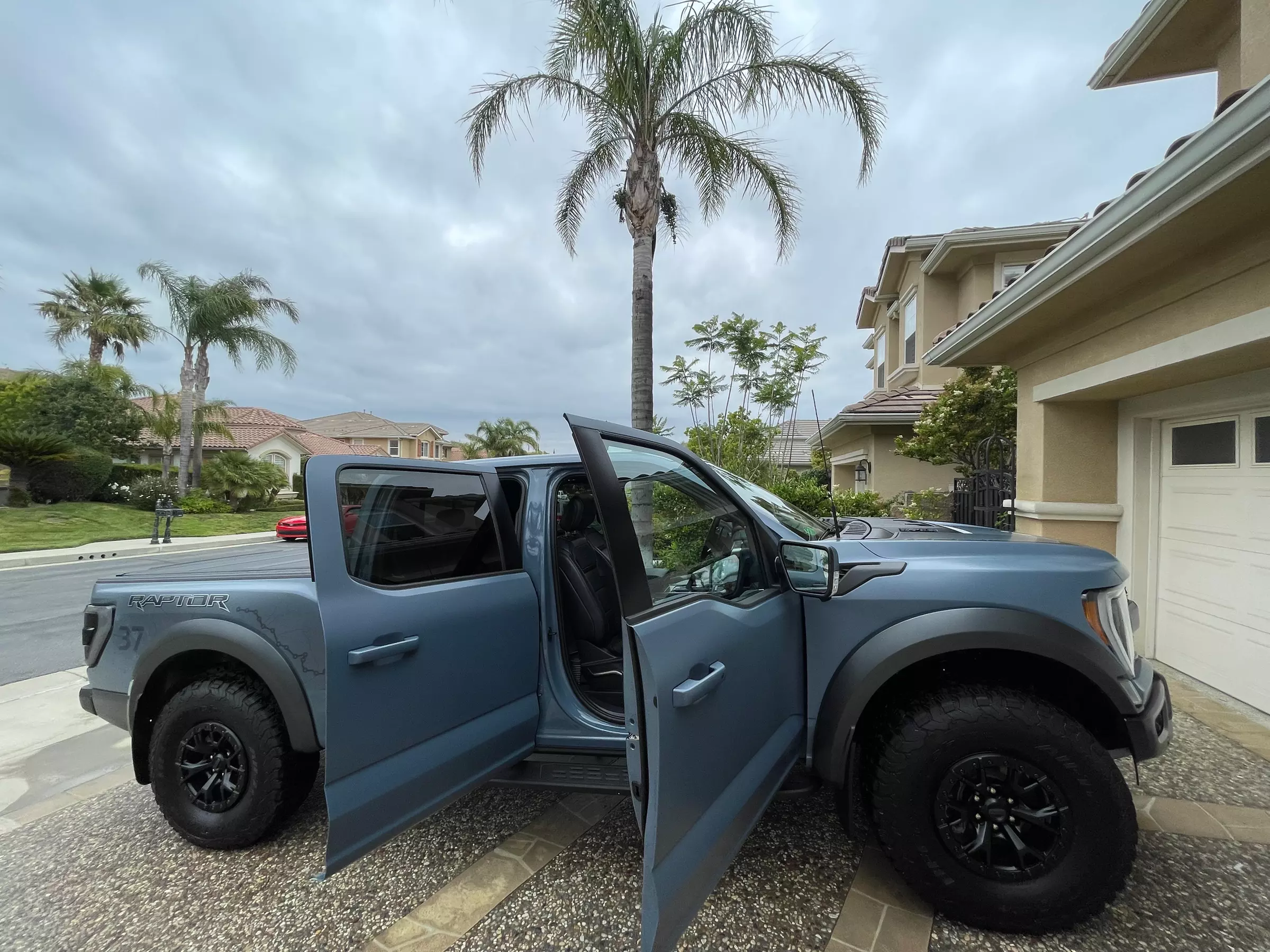 Comprehensive Mobile Interior and Exterior Detailing