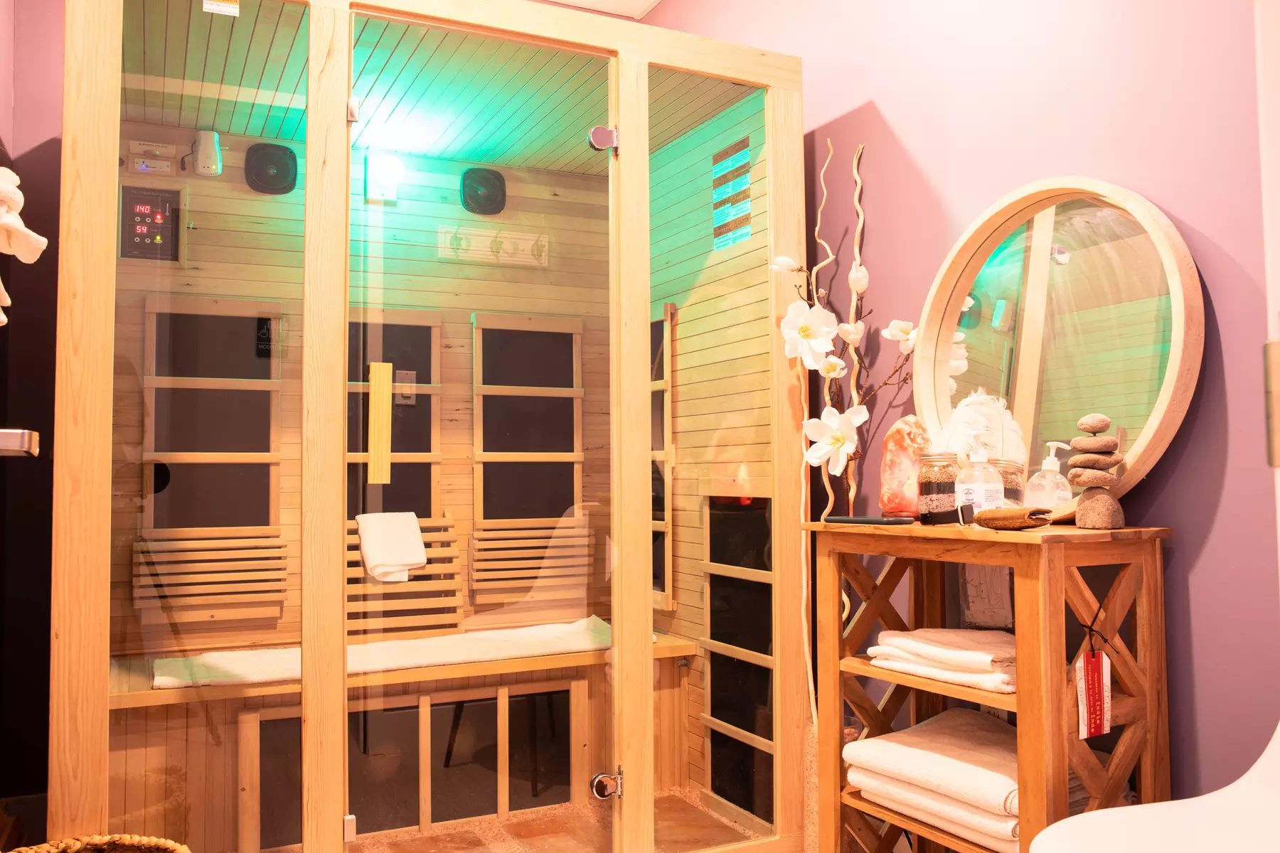 Discover ultimate relaxation with Floatopia's 60-minute float tank sessions and experience up to 23% off.