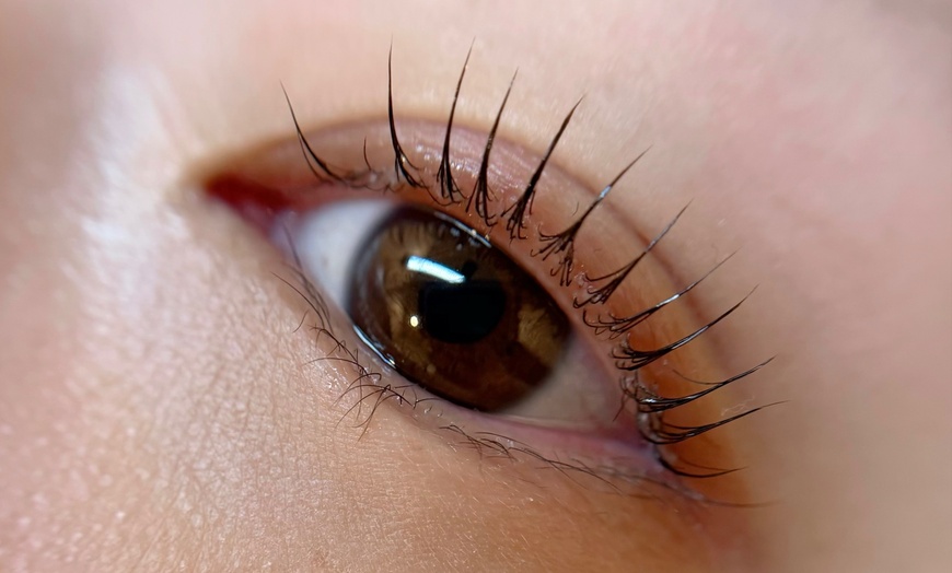 Image 4: Achieve Stunning Lashes with Korean Lash Lift!