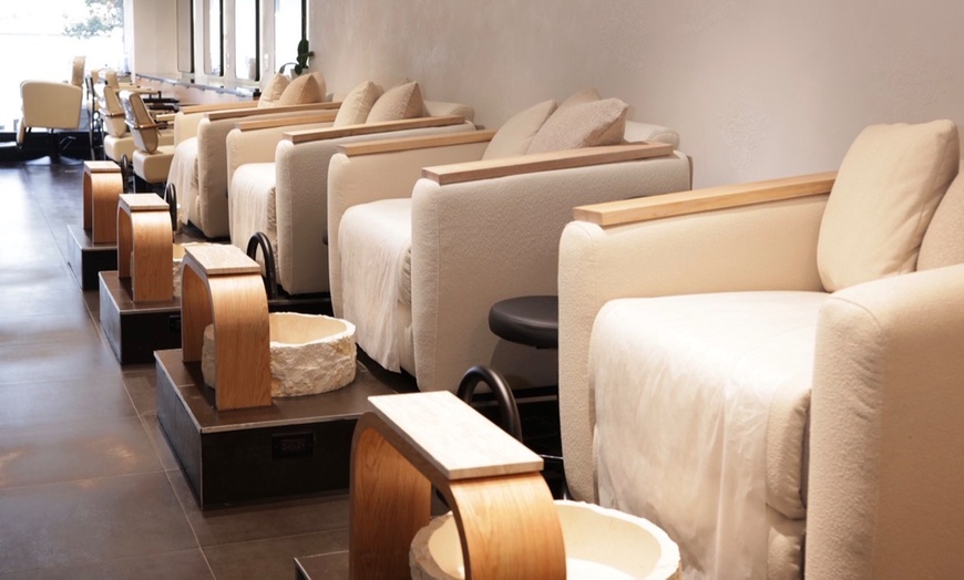 Image 4: Up to 37% Off on Salon-Shellac/No-Chip Mani-Pedi at Salon Creer