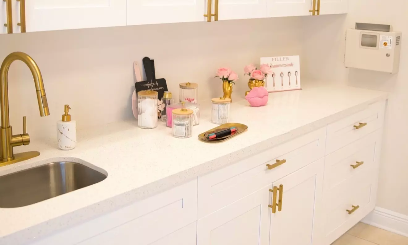 Lip Filler Restylane (1/2 or 1 Syringe) or Hyaluronic Acid Treatment